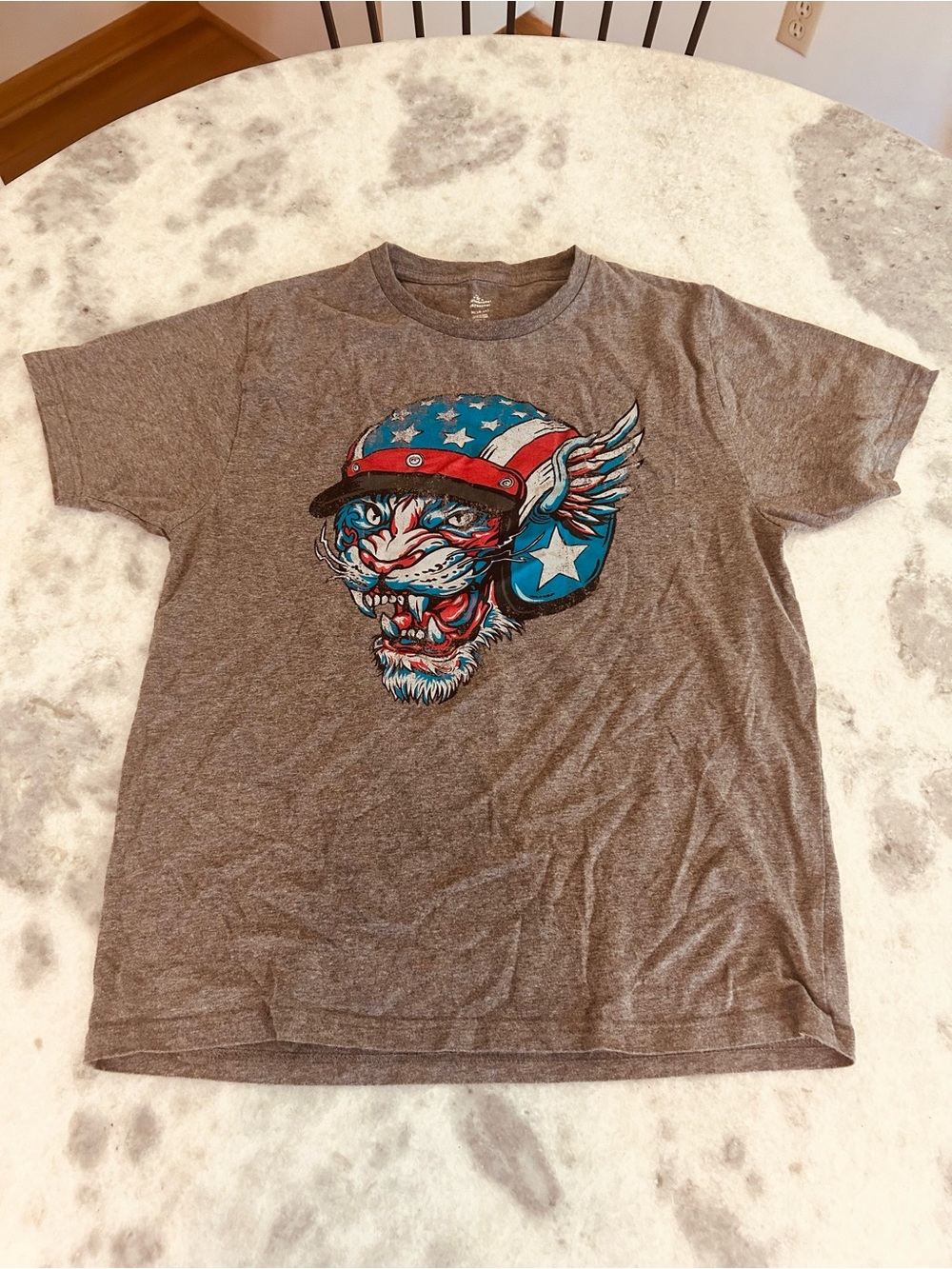 Men's Vintage Graphic T-Shirt Size Medium